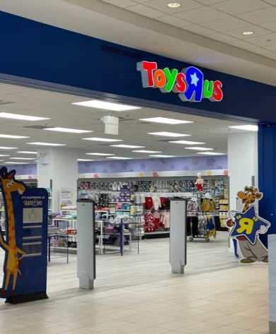 Toys”R”Us / Allen Center